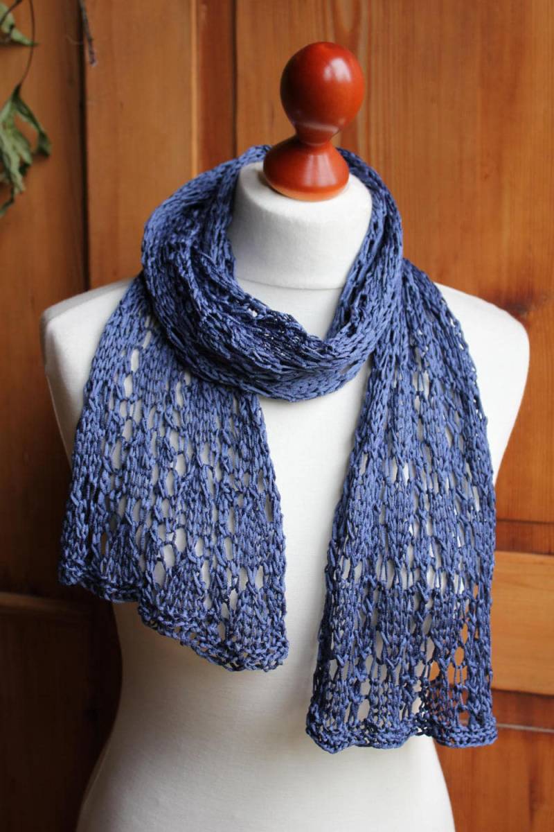 Seidenschal, Handgestrickt Aus Rundem Bändchen in Reiner Seide, 4 Farben Seidenschal, Handgestrickt Aus Rundem Bändchen in Reiner Seide, 4 Farben von rundlingswerkstatt