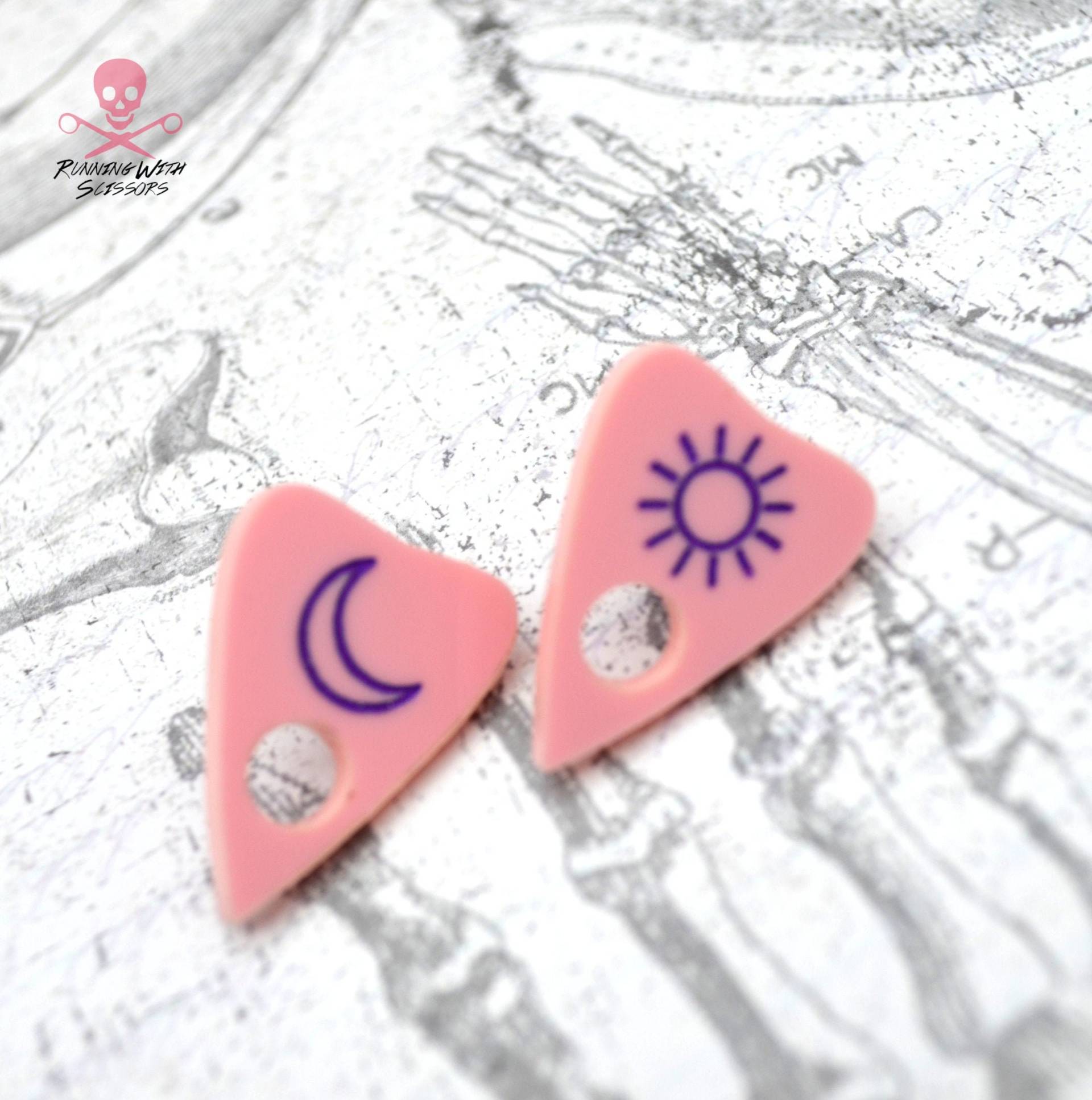 Pastel Pink Planchette Acryl Ohrstecker von runningwithscissorss