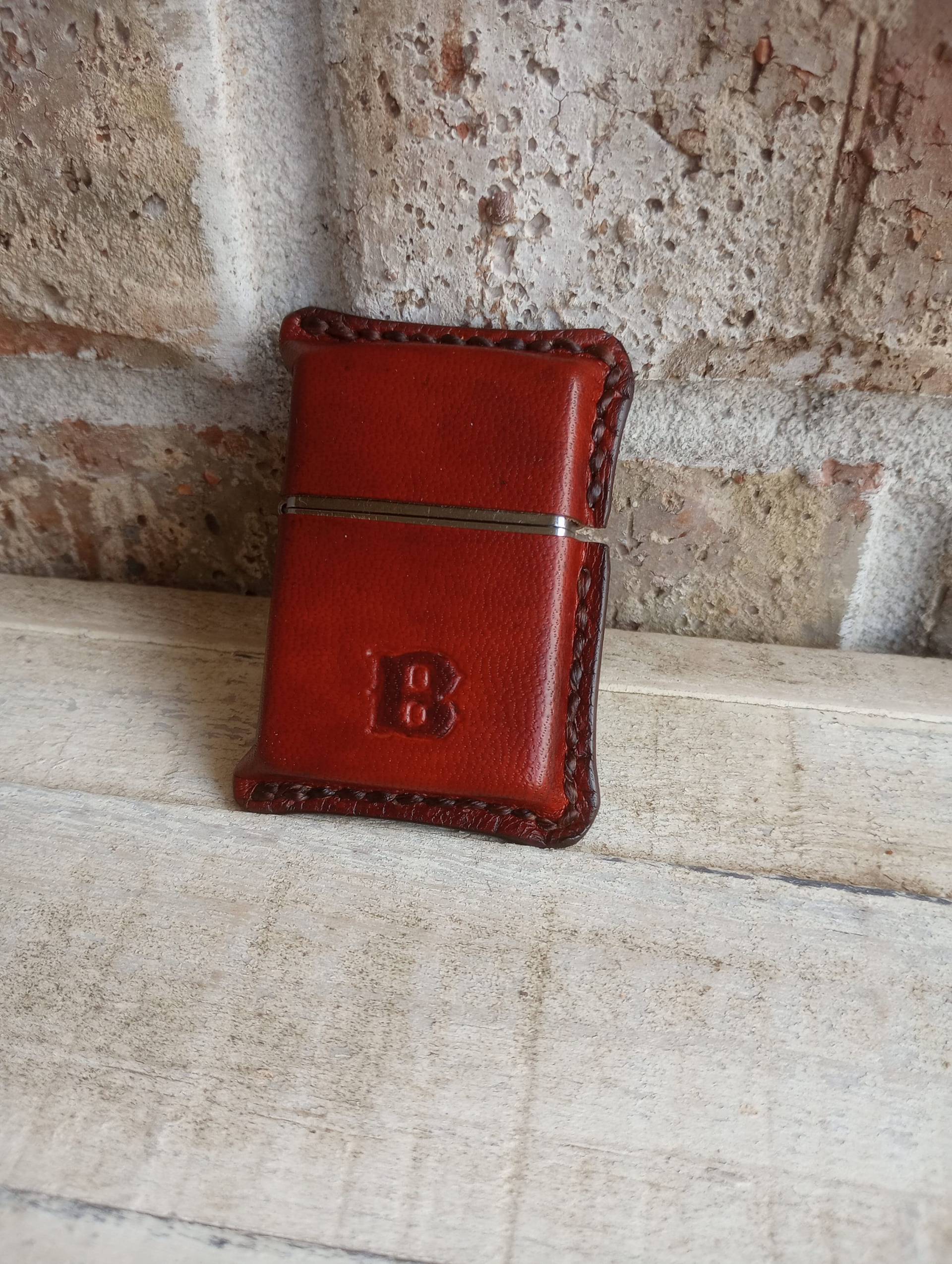 Leder Encased Zippo Feuerzeug - Made To Order Leder Encased Zippo Feuerzeug - Made To Order von rustikleatherworks