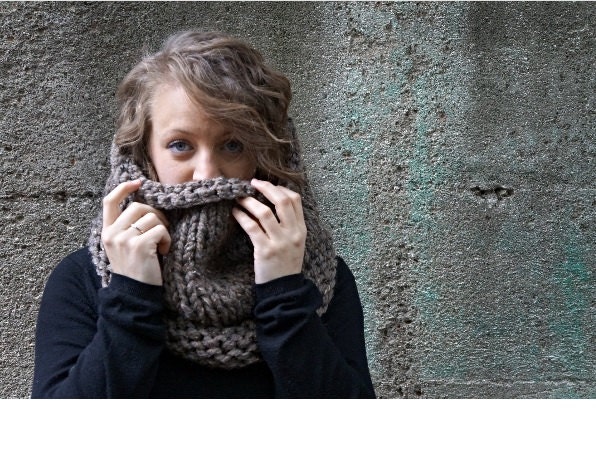 No-Nonsense Neckwarmer - Extra Dicker Schlauchschal, Grobstrick-Snood, Extra Großer Schlauchschal von rustiknits