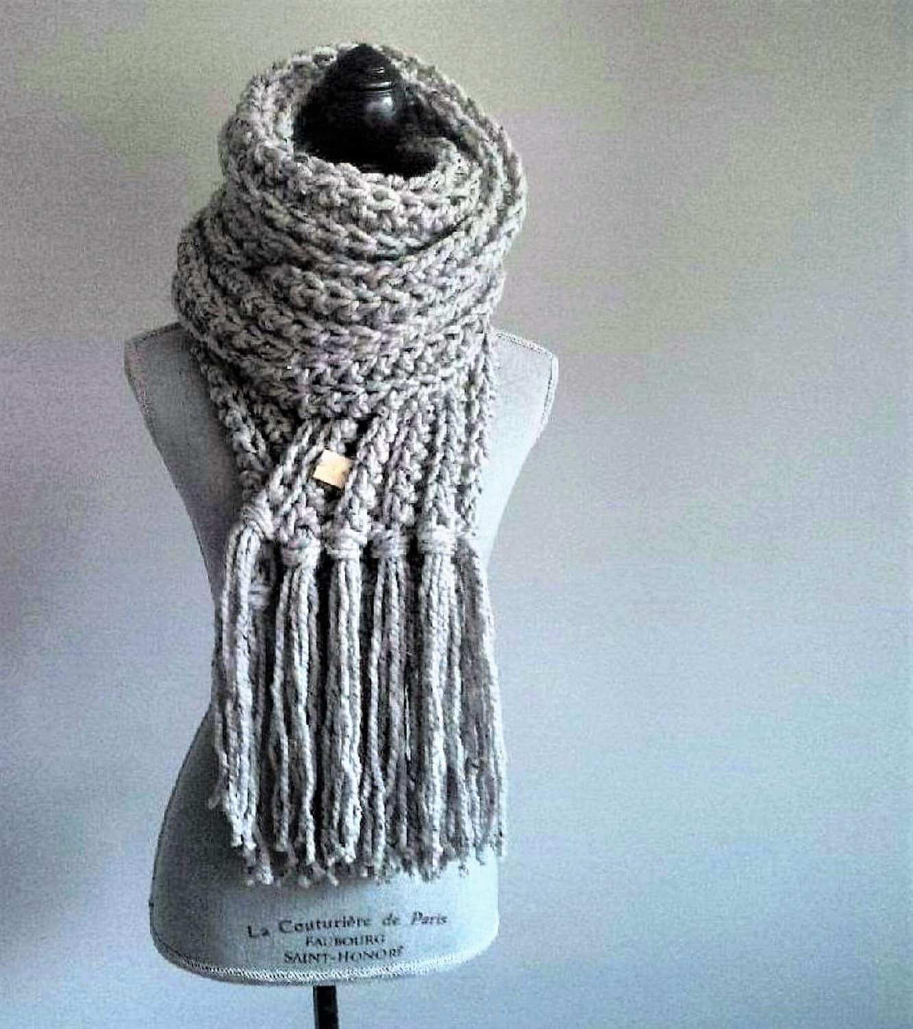 The Fringe - Extra Langer Schal Mit Fransen, Gehäkelt The Fringe - Extra Langer Schal Mit Fransen, Gehäkelt von rustiknits
