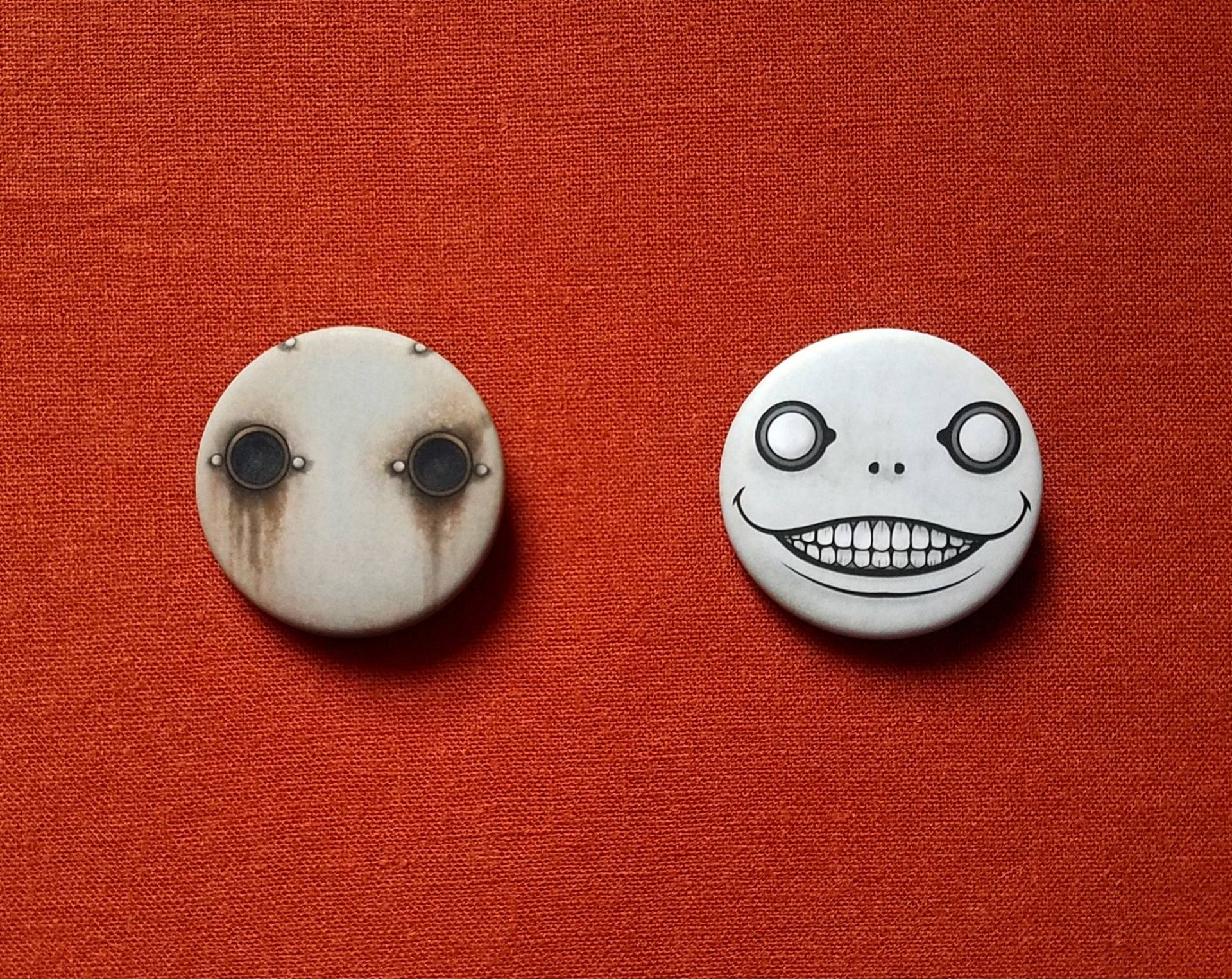 1, 5 Zoll Nier Button Pins von rustybeeproductions