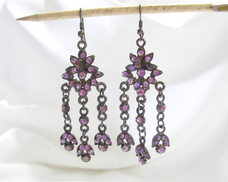 Jingle Jangle Amethyst Kristalle Glänzend Edelsteine Party Style Schöne Ohrringe Price Cut von rykasbeads