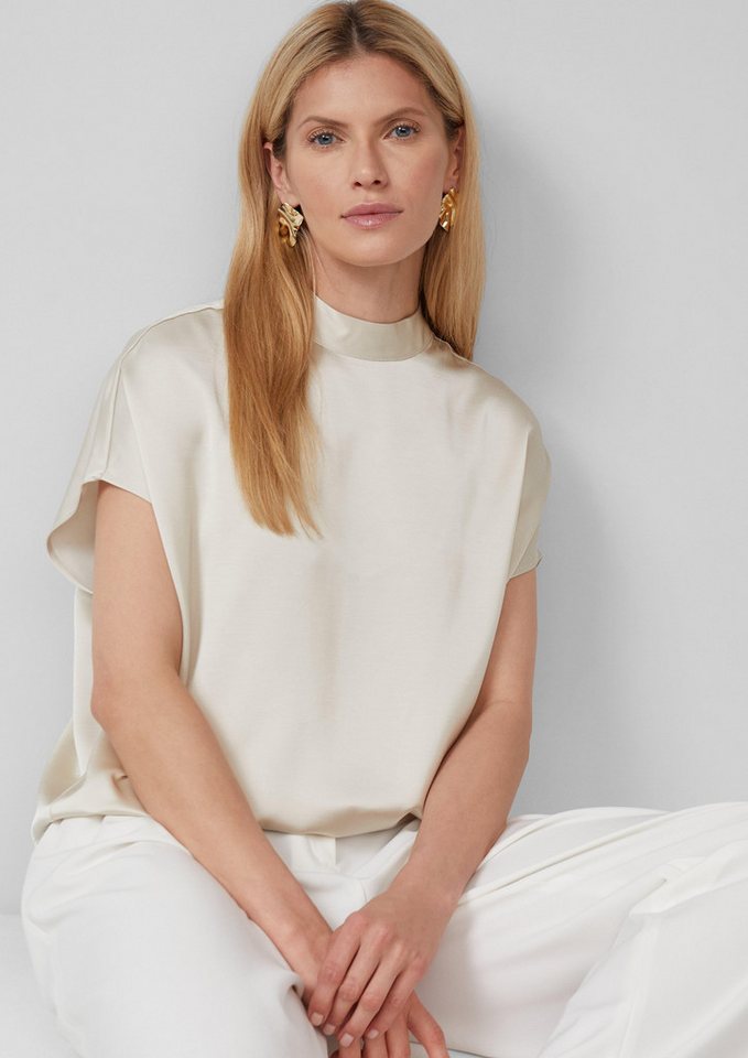 s.Oliver BLACK LABEL Kurzarmbluse Satinierte Viskosemix-Bluse im Relaxed Fit mit Stehkragen von s.Oliver BLACK LABEL