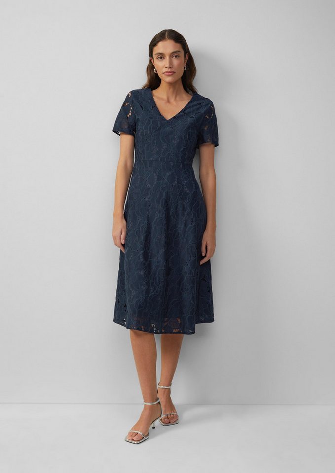 s.Oliver BLACK LABEL Maxikleid Ausgestelltes Kleid mit floraler Spitze und Futter Spitze s.Oliver BLACK LABEL Maxikleid Ausgestelltes Kleid mit floraler Spitze und Futter Spitze von s.Oliver BLACK LABEL