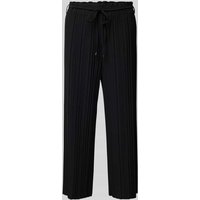 s.Oliver BLACK LABEL Regular Fit Stoffhose mit Plisseefalten in Black, Größe 38 von s.Oliver BLACK LABEL