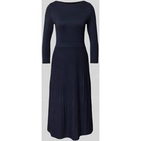s.Oliver BLACK LABEL Tailliertes Strickkleid aus Viskose-Mix mit Plissee-Rock in Marine, Größe 42 s.Oliver BLACK LABEL Tailliertes Strickkleid aus Viskose-Mix mit Plissee-Rock in Marine, Größe 42 von s.Oliver BLACK LABEL