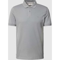 s.Oliver RED LABEL Poloshirt mit Label-Detail in Mittelgrau, Größe S s.Oliver RED LABEL Poloshirt mit Label-Detail in Mittelgrau, Größe S von s.Oliver RED LABEL
