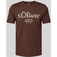 s.Oliver RED LABEL Regular Fit T-Shirt aus reiner Baumwolle mit Statement-Label-Print in Mittelbraun, Größe XXL s.Oliver RED LABEL Regular Fit T-Shirt aus reiner Baumwolle mit Statement-Label-Print in Mittelbraun, Größe XXL von s.Oliver RED LABEL