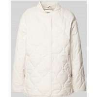 s.Oliver RED LABEL Relaxed Fit Steppjacke mit Druckknopfverschluss in Offwhite, Größe 48 von s.Oliver RED LABEL