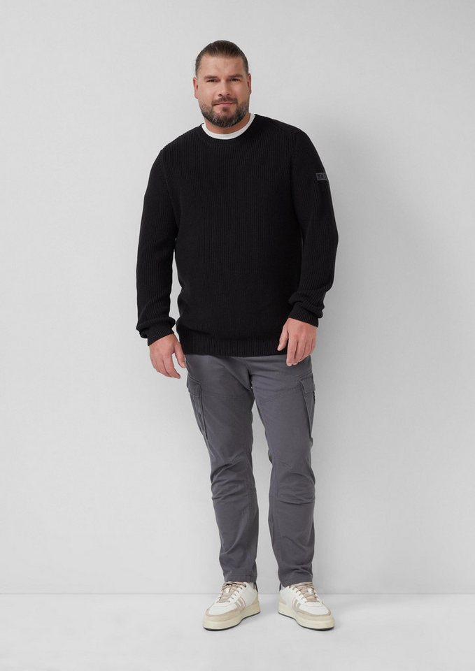 s.Oliver Chinos Hose Phoenix: Cargopants aus Baumwollmix mit Struktur und Label-Details von s.Oliver