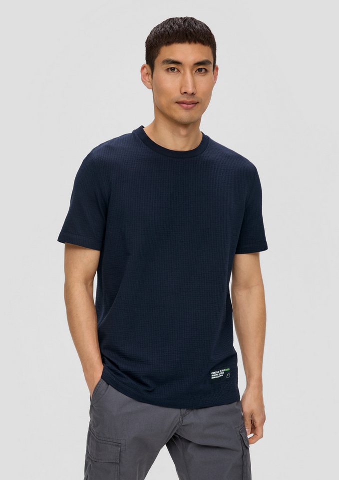s.Oliver Kurzarmshirt T-Shirt Seersucker-Shirt mit Logo-Patch-Detail von s.Oliver
