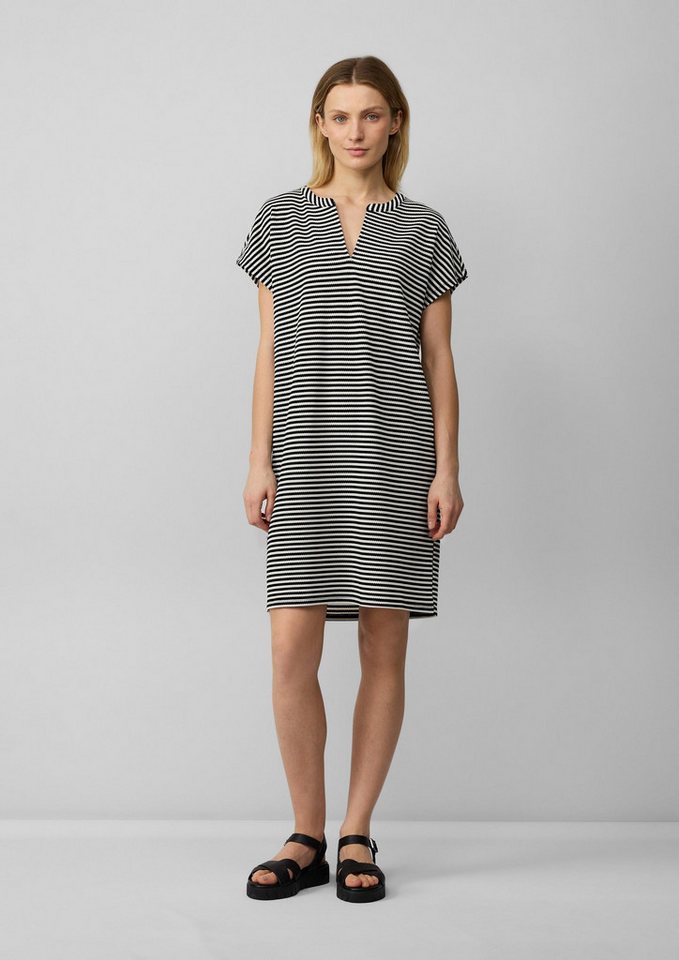 s.Oliver Minikleid Kleid Gestreiftes Kurzkleid aus Jacquard im Relaxed Fit von s.Oliver