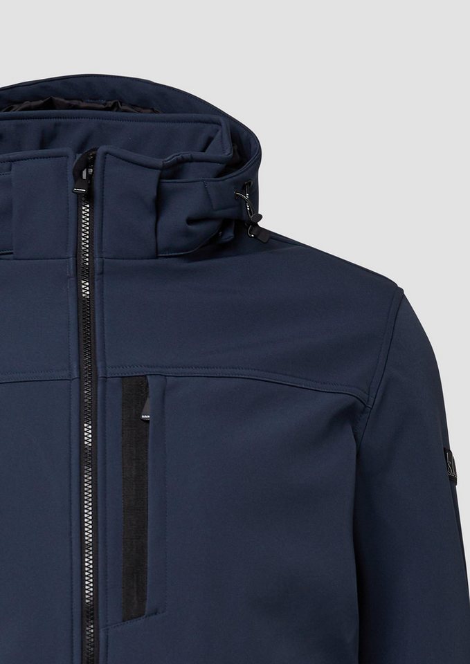 s.Oliver Outdoorjacke Wasserabweisende Softshell-Jacke mit abnehmbarer Kapuze von s.Oliver