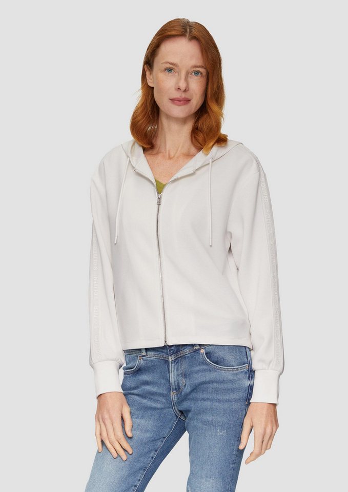 s.Oliver Sweatjacke Sweatshirt Jacke Scuba-Sweatjacke mit Kapuze und Logo-Tape von s.Oliver