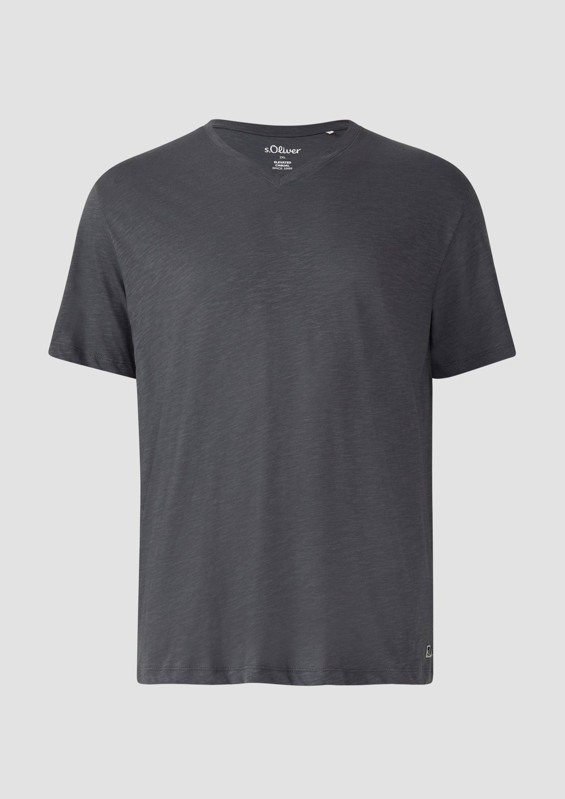 s.Oliver - T-Shirt mit Label-Patch und V-Ausschnitt, Herren, grau von s.Oliver