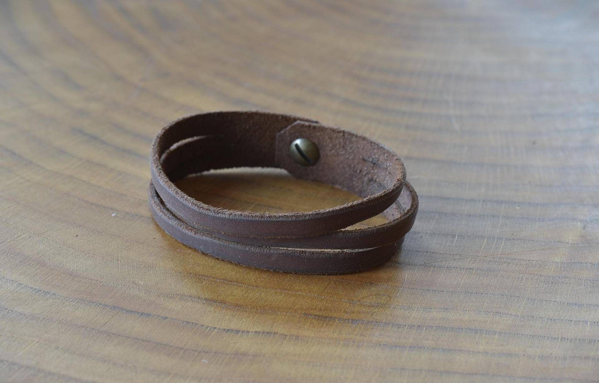 Handgefertigtes Leder Armband "Haakon' von sARTkunsthandwerk