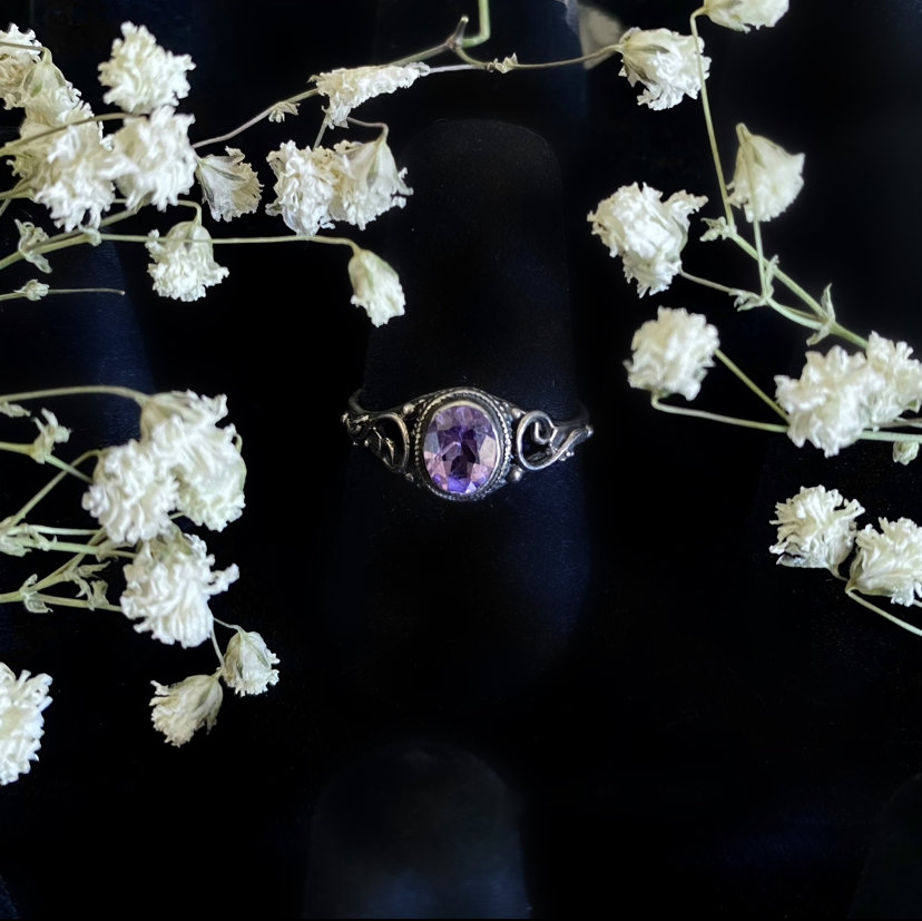 Amethyst-Ranke Eingraviert Sterling Silber Ring Größe 5 von sacredsterlingrings