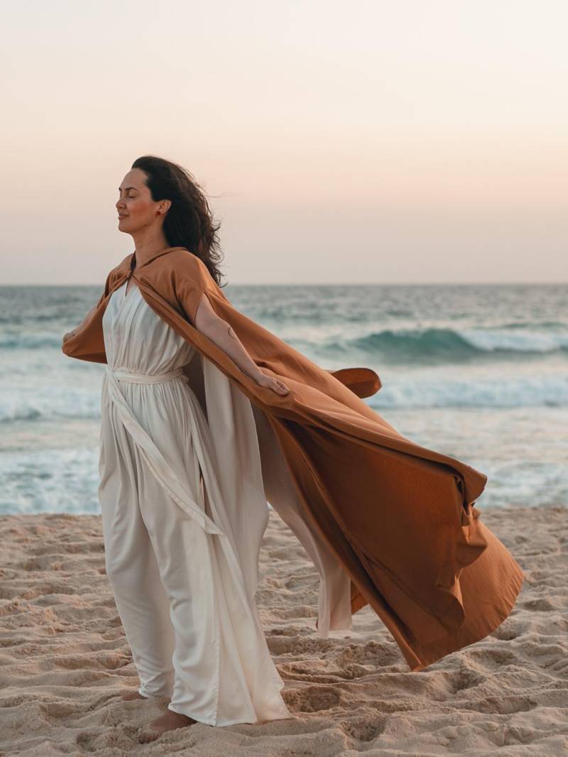 Goldene Rose Umhang von sacredwearMAA