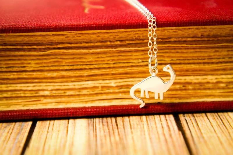 Brontosaurus Halskette in Sterling Silber von saffronandsaege