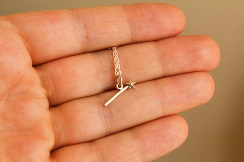 Elfenstab Halskette, Erhältlich in Sterling Silber Und Vermeil Gold Filled von saffronandsaege