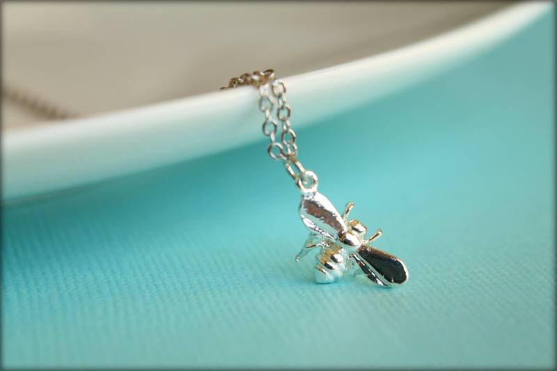 Fliegende Eiskette, Erhältlich in Silber Oder Gold von saffronandsaege