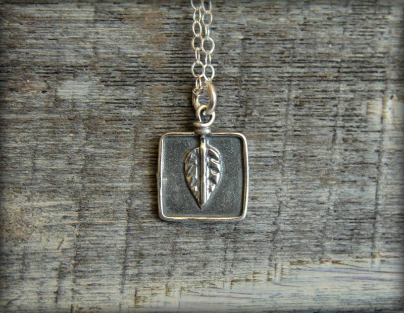Kleine Blatt Tag Halskette in 925Er Silber von saffronandsaege