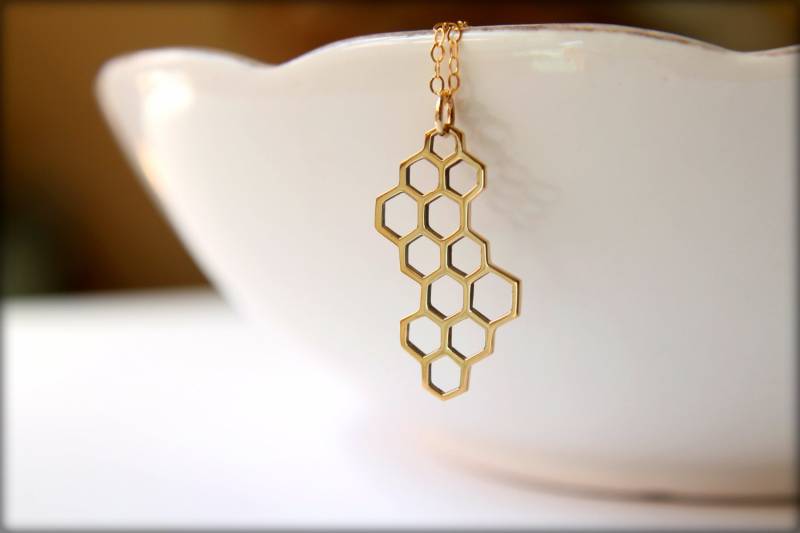 Waben-Kette, in Sterling Silber Vergoldet Bronze Oder Und Gold Gefüllt von saffronandsaege