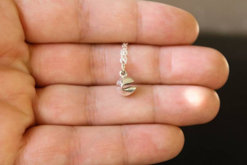 Winzige Glück Cookie Halskette in Sterling Silber von saffronandsaege