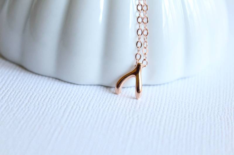 Winzige Wishbone Halskette, Erhältlich in Sterling Silber Und Roségold Vermeil Filled von saffronandsaege