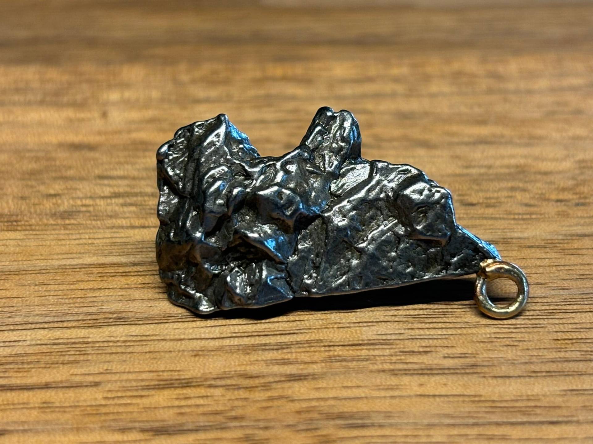 Campo Del Cielo Eisen Meteorit Anhänger Natürlicher Argentinien Meteorit, 14G Campo Del Cielo Eisen Meteorit Anhänger Natürlicher Argentinien Meteorit, 14G von saharagems