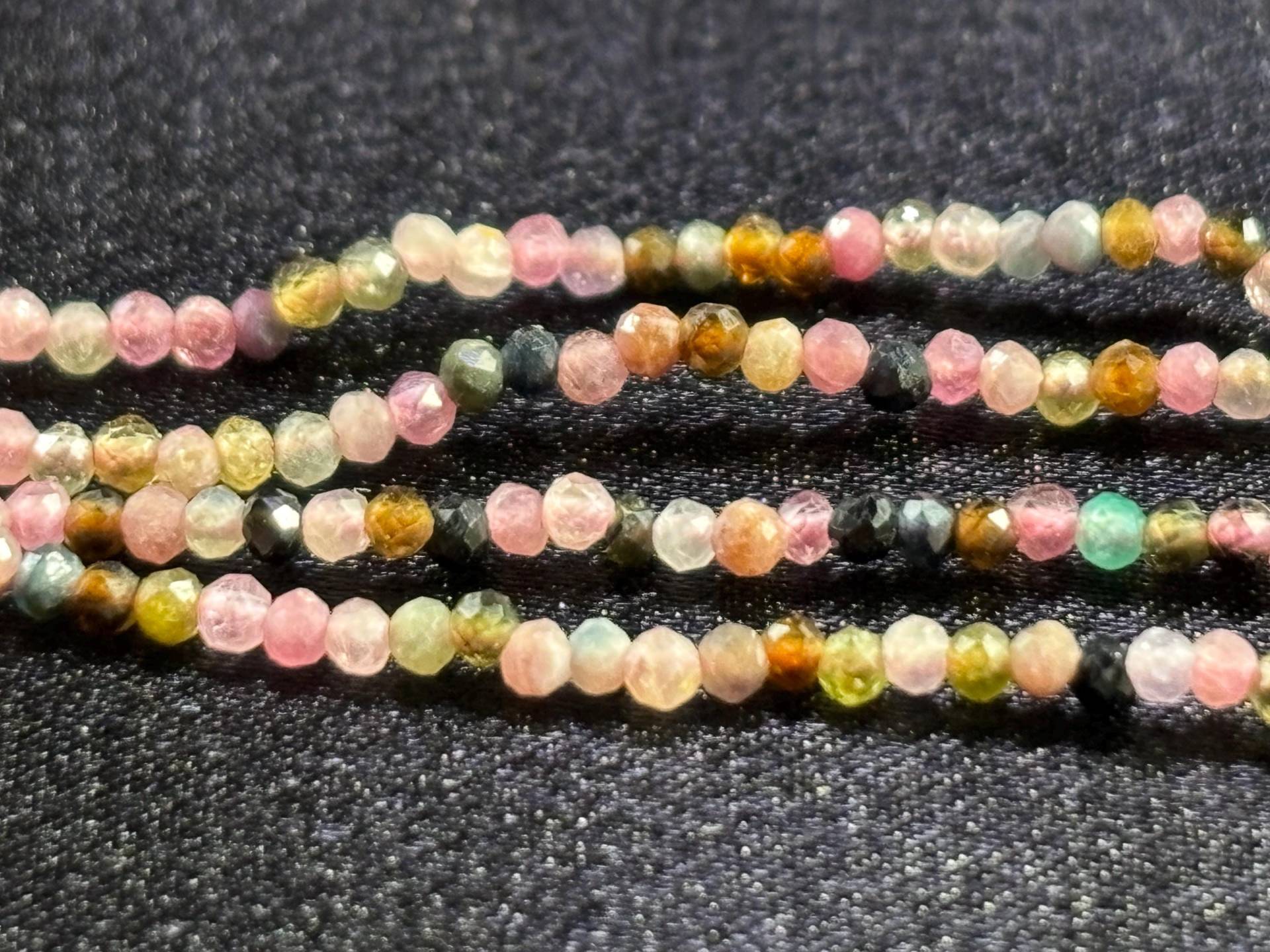 Multi-Color Turmalin Halskette Handgemachter Edelstein Schmuck Multi-Color Turmalin Halskette Handgemachter Edelstein Schmuck von saharagems