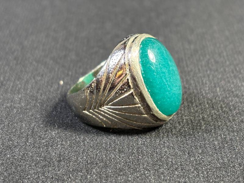 Handgemachter Natürlicher Jade Cabochon Ring - Kalimantan Silberfarbener Größe 7, 5 von saharagems