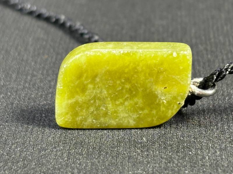 Handgemachte Serpentin Anhänger Kette Grüner Stein, Pakistan von saharagems