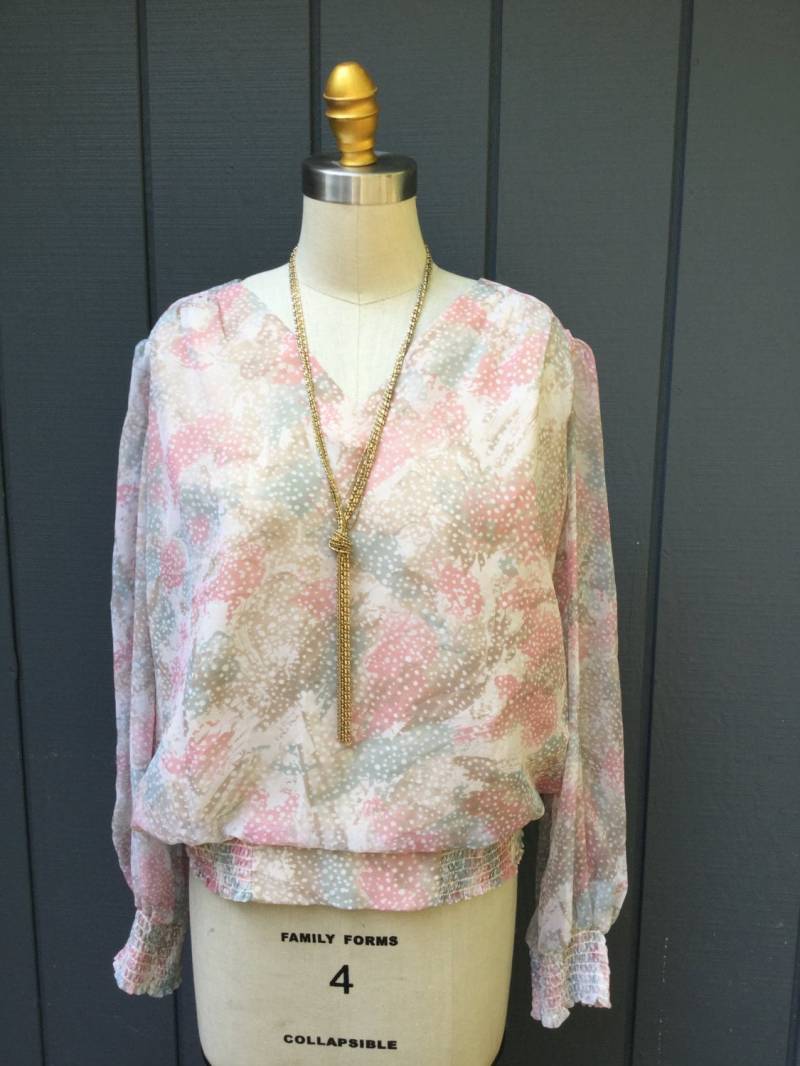 Vintage 70Er 80Er Jahre Blasse Bluse. Flüster Weicher Stoff. Frauen Bluse von sailorpinkvintage