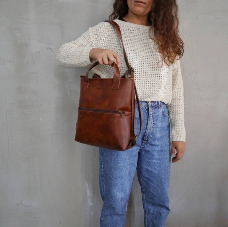 Kleine Wandelbare Rucksack-Schultertasche, Umhängetasche Braun Vegan Leder Geldbörse, Handgefertigte Einkaufstasche, Grausamkeitsfreie Handtasche von sakkahandmade