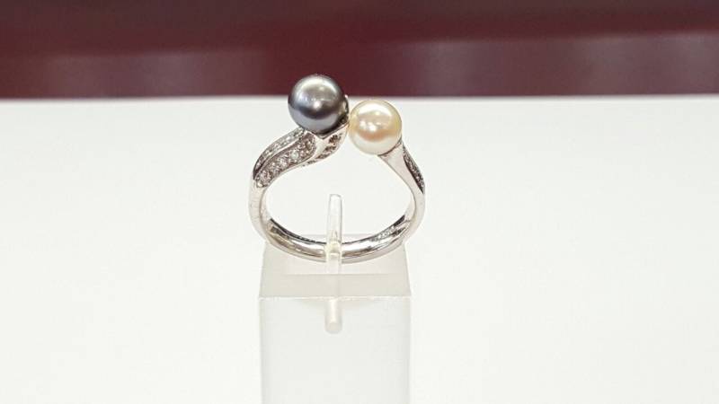 50%sale 18K Weißgold Doppelperle Diamant Ring von salehijewelry