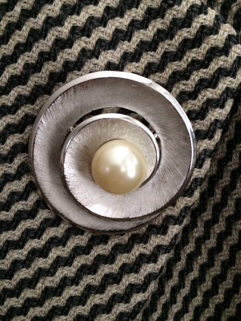 Damen Schmuck/1960Er Jahre Vintage Crown Trifari Brosche Kunstperle von saltydogvintage