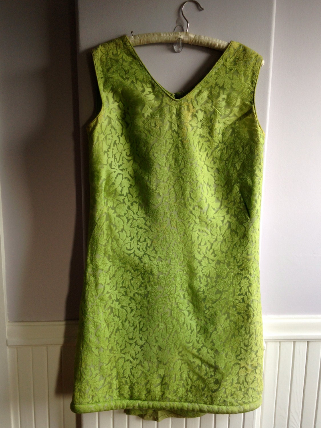 Ende 1960Er Anfang 70Er Jahre Chartruse Lace Etui Mit Rolled Saum/Größe M von saltydogvintage