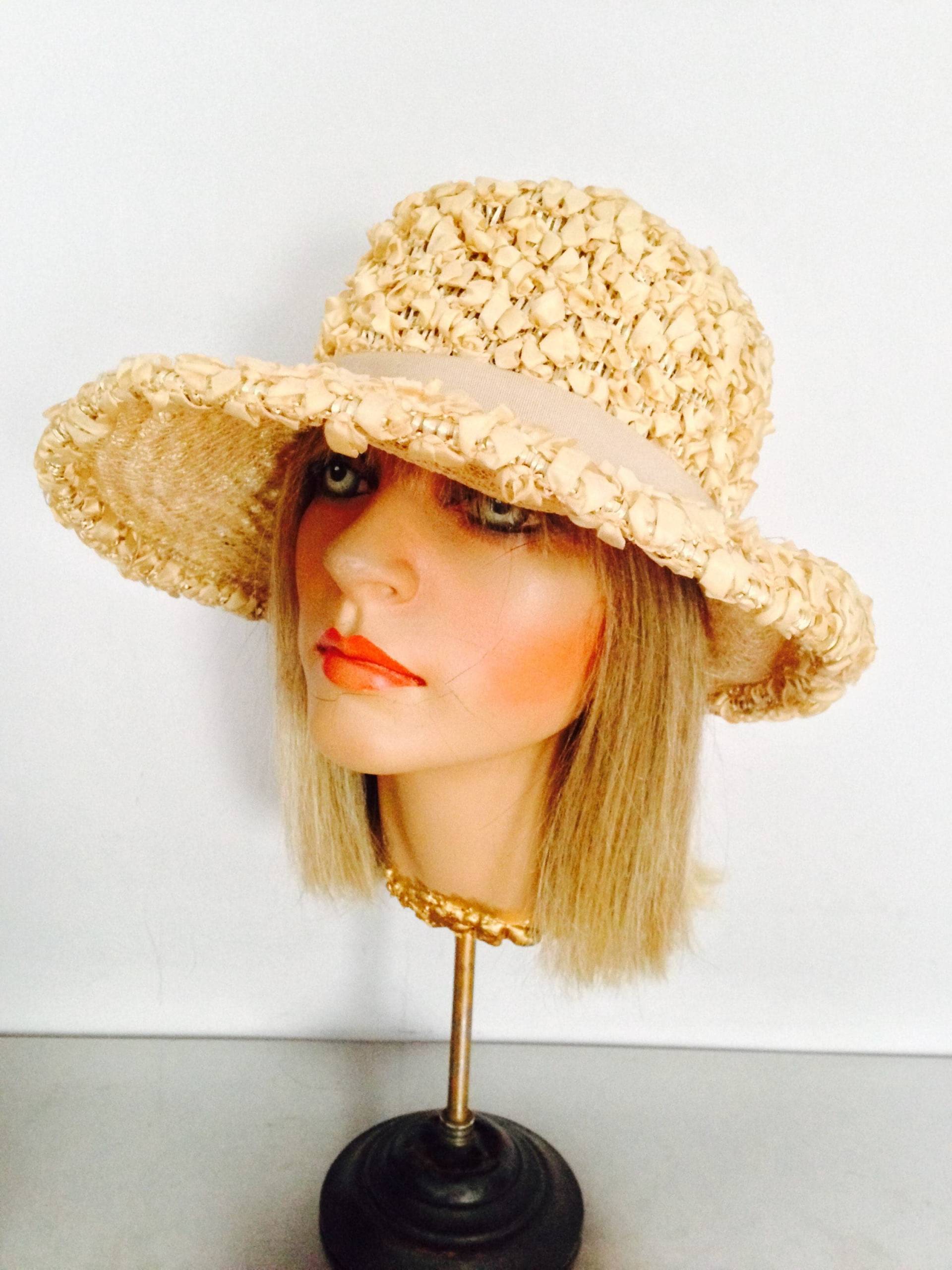 Frauen Vintage Accessoires/Eimer Stil Bandhut Beige Seidenband Und Strohhut Sommer Frühlings Accessoire von saltydogvintage