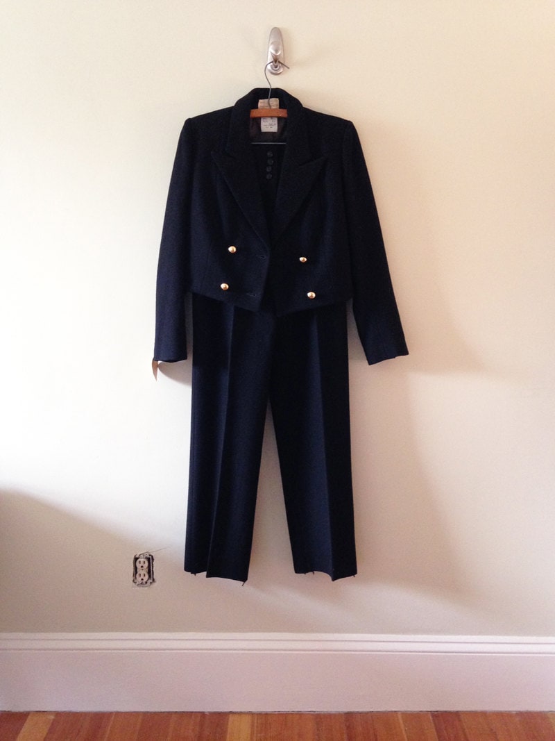 Vintage 2Tlg. Wollanzug Made in France/Schwarze Wollhose Mit Hoher Taille Und Kurzer Bolero Jacke von saltydogvintage