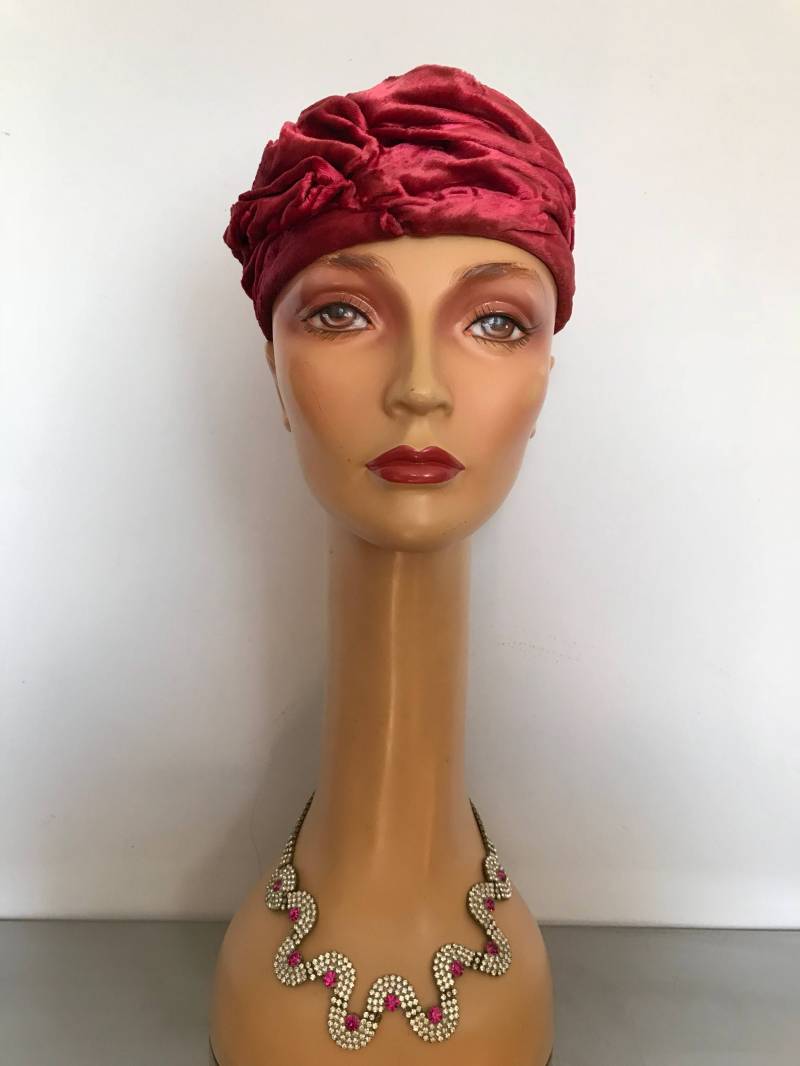 Vintage Modeschmuck/strass Bib Halskette 1950Er Jahre Halsschmuck Himbeerrot Und Klar von saltydogvintage