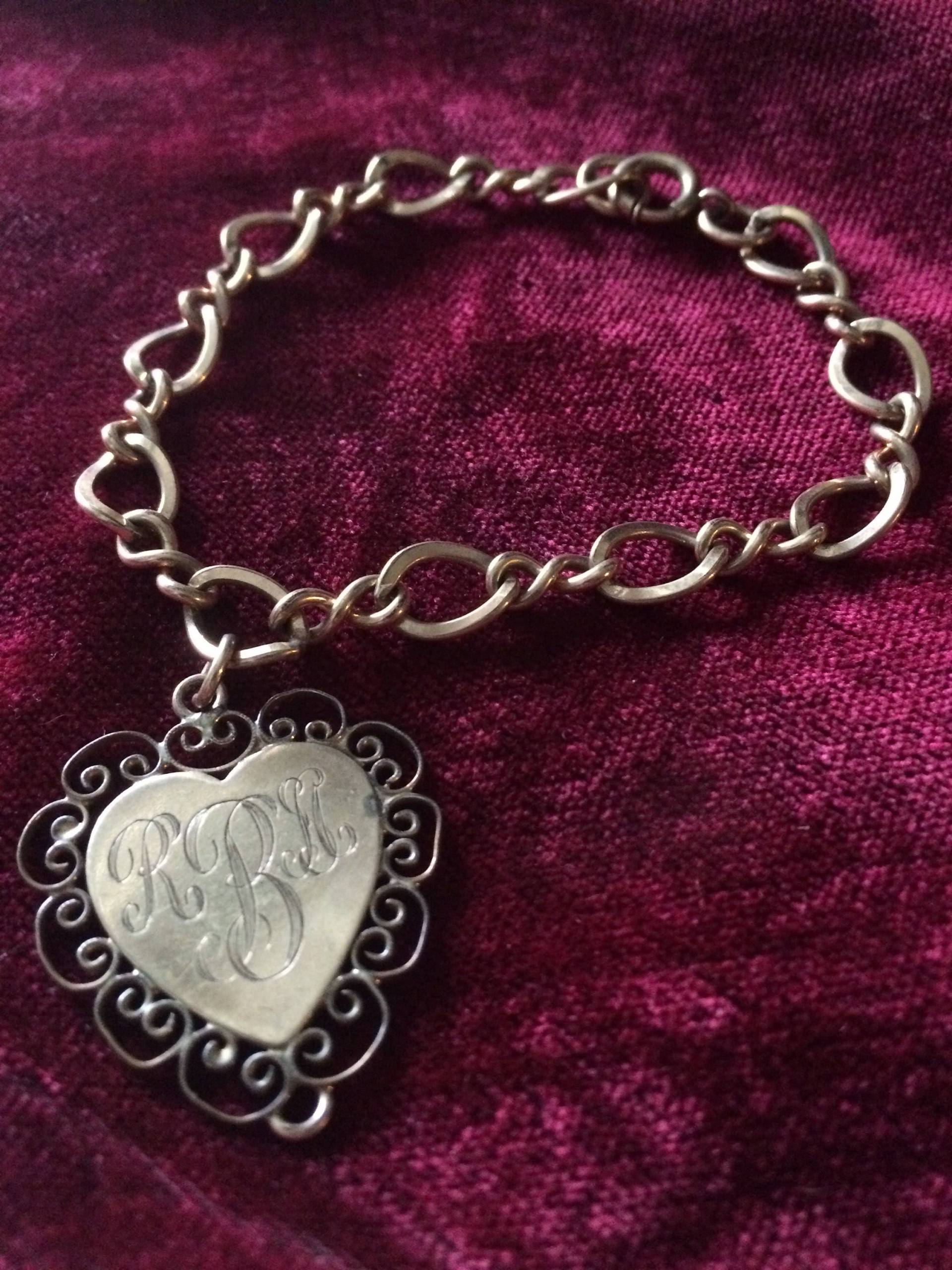 Vintage Schmuck/Monogramm Herz Bettelarmband von saltydogvintage