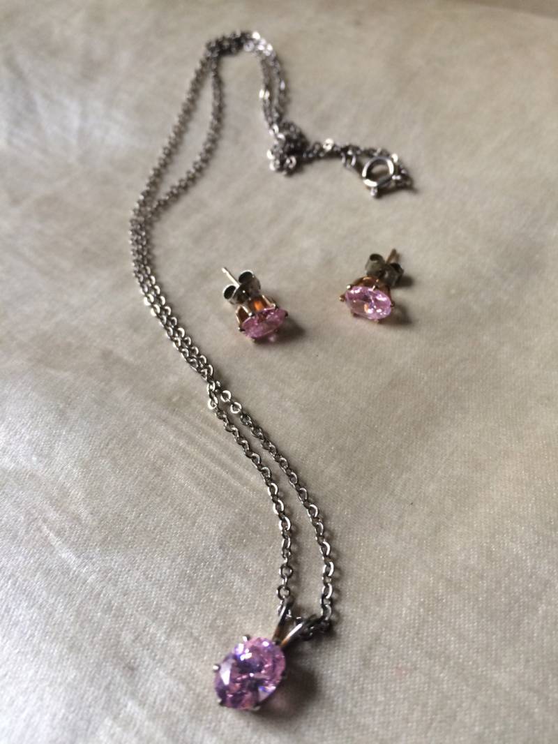 Vintage Schmuck-Set/Pink Ohrring Und Halskette Set 2-Teiliges von saltydogvintage