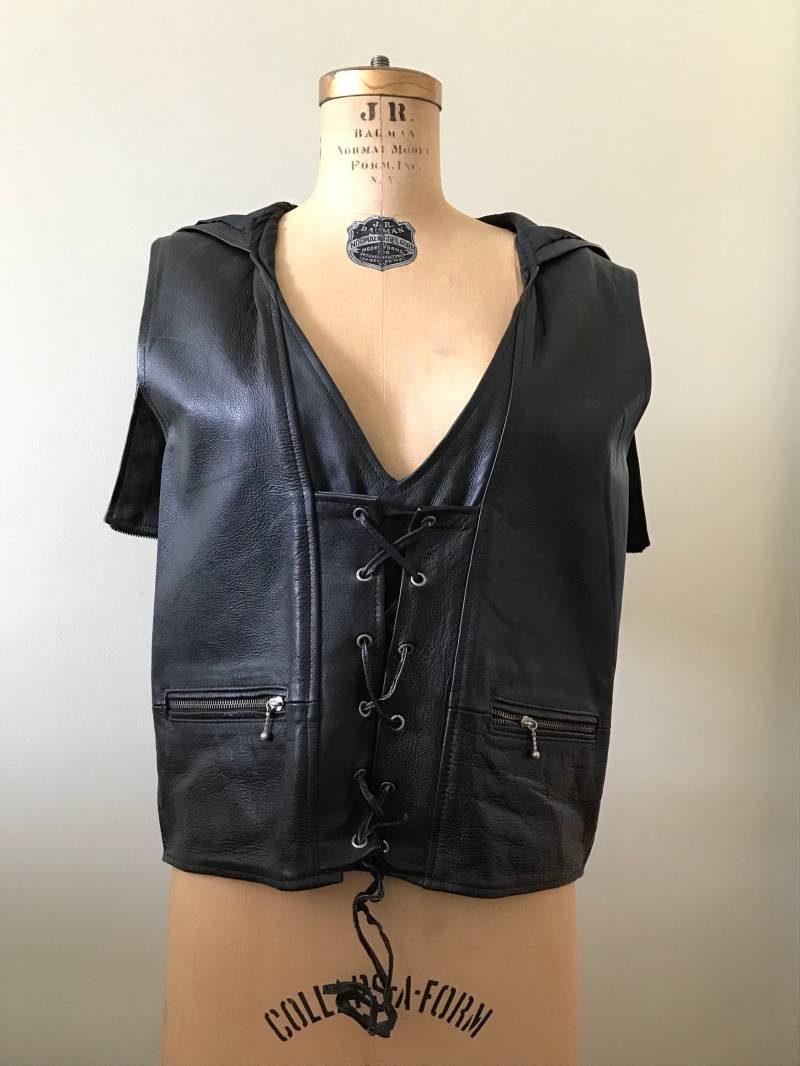 Vintage Unisex Leder Bikerweste/Schwarze Kapuzenweste Gothic Heavy Metal Musiker Bühnenkleidung von saltydogvintage