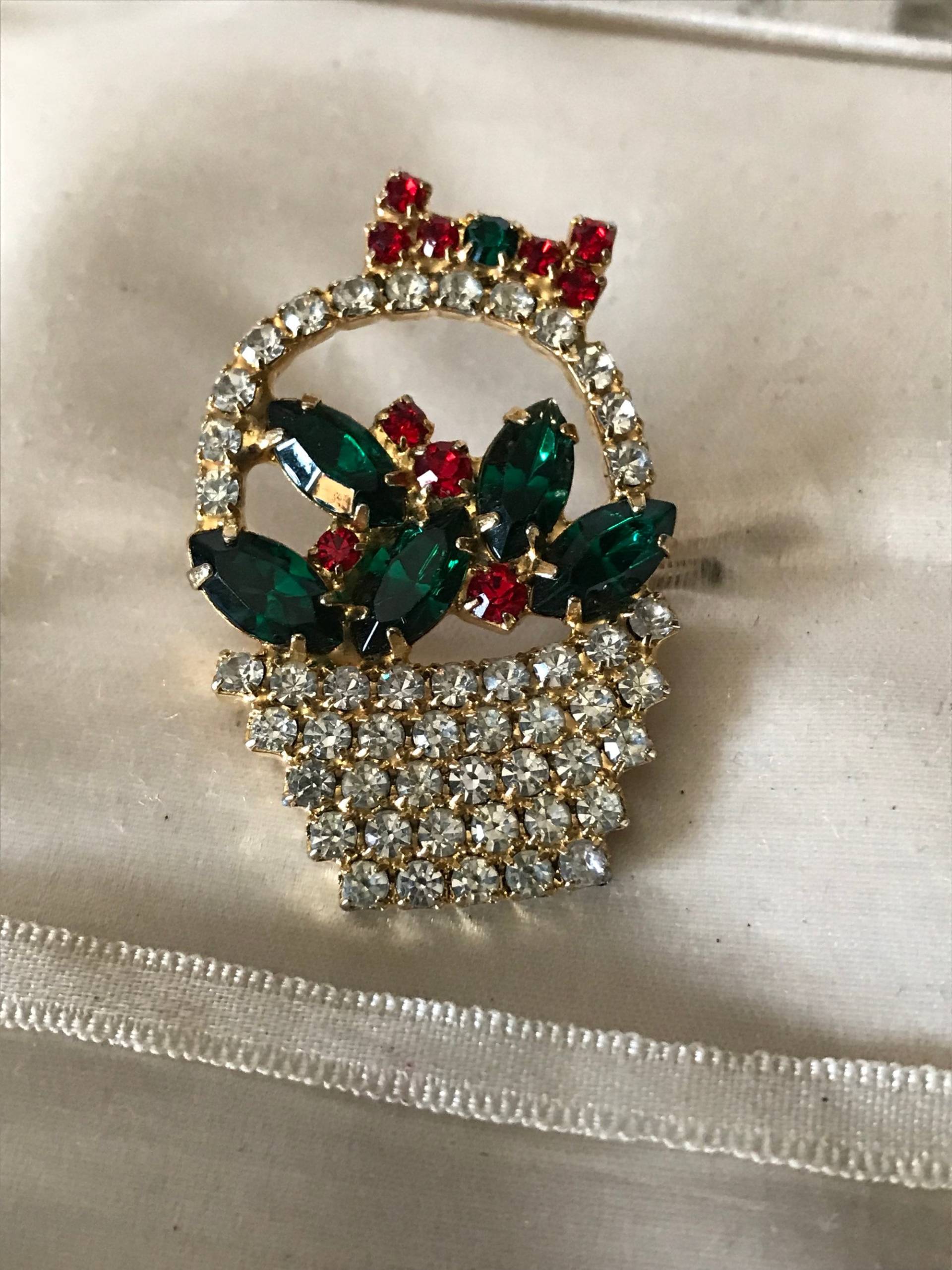 Vintage Weihnachtsbrosche/Anstecknadel von saltydogvintage