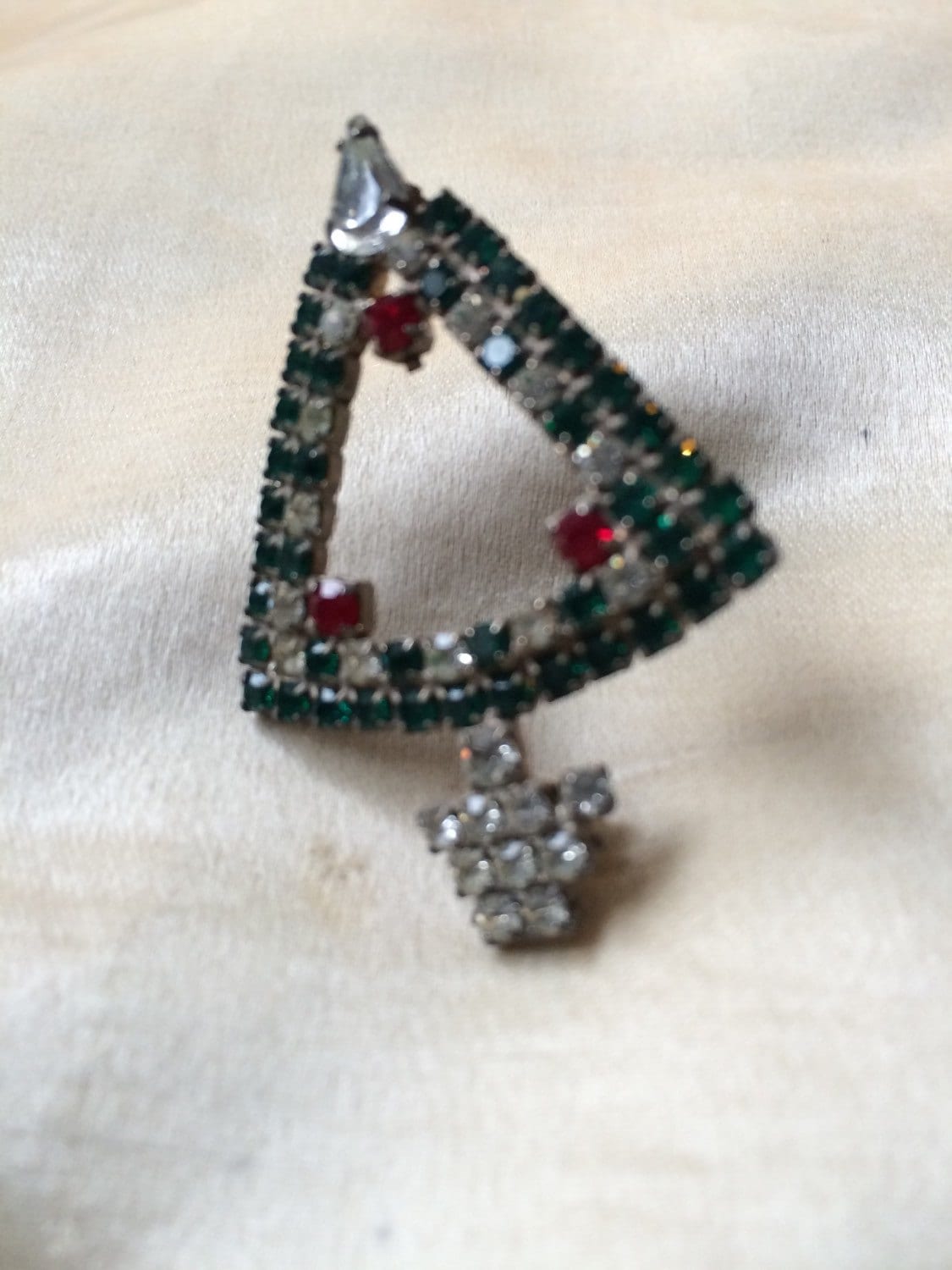 Weihnachten/Vintage Weihnachtsbaum Anstecknadel Bunter Strass Pin von saltydogvintage