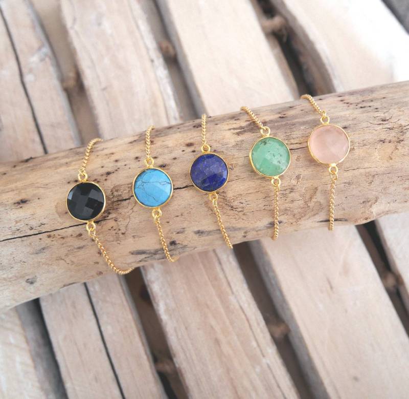 Feines Goldenes Boho-Chic-Armband. Rundes Steinarmband Aus Rosenquarz, Chrysopras, Schwarzem Onyx, Lapislazuli, Türkis. Geschenk Für Frauen von samarabijoux