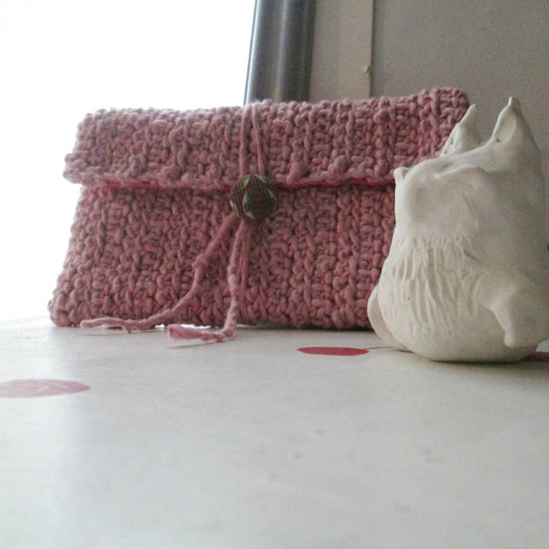 Seide Envelope Clutch Pink Crochet Seide Envelope Clutch Pink Crochet von samsstuff