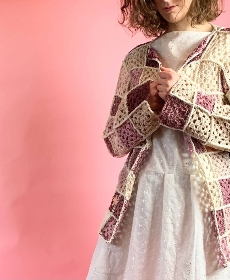 Cardigan "Here Comes The Sun 1" von sandralietzmann